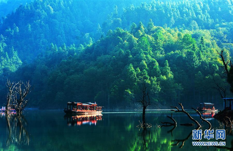 （兩會前夕看落實(shí)&middot;圖文互動）（6）奮力脫貧攻堅(jiān) 生態(tài)追&ldquo;清&rdquo;逐&ldquo;綠&rdquo;&mdash;&mdash;江西落實(shí)習(xí)近平總書記全國兩會重要講話精神紀(jì)實(shí)