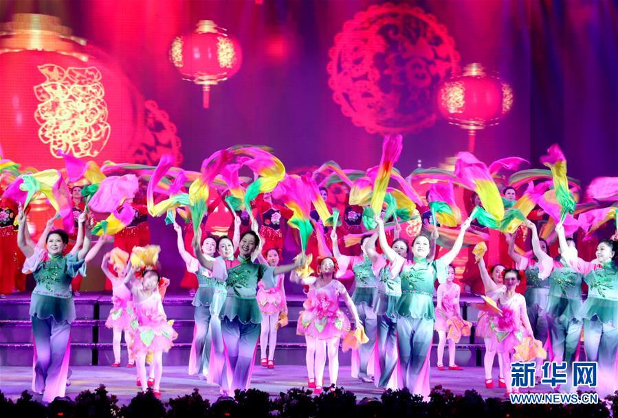 （在習(xí)近平新時(shí)代中國(guó)特色社會(huì)主義思想指引下&mdash;&mdash;新時(shí)代新作為新篇章&middot;圖文互動(dòng)）（2）歡樂(lè)的&ldquo;精氣神兒&rdquo;從哪來(lái)？&mdash;&mdash;&ldquo;東北小延安&rdquo;用&ldquo;文化密鑰&rdquo;解鎖基層治理