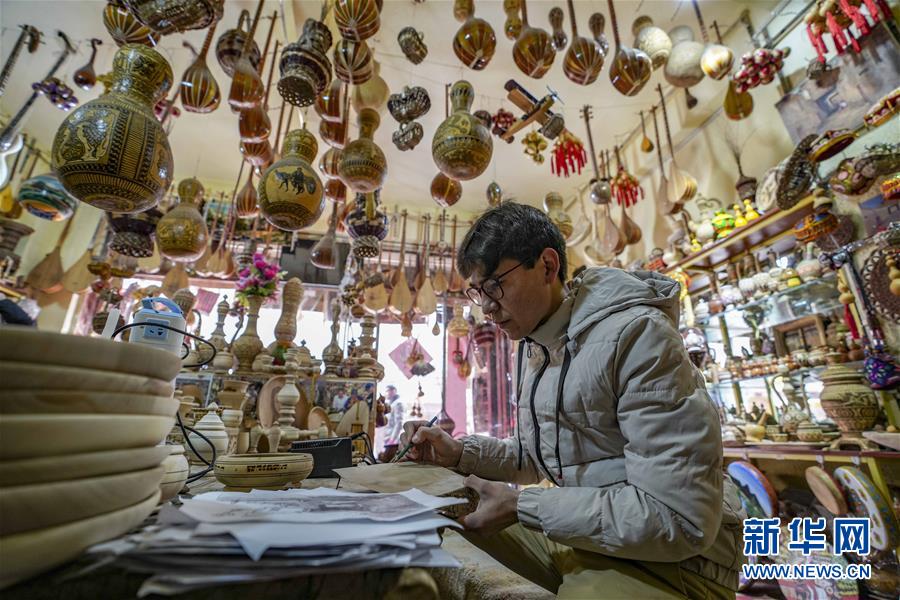 （兩會前夕看落實&middot;圖文互動）（2）牢記囑托增進民族團結(jié) 凝心聚力建設(shè)美麗新疆&mdash;&mdash;新疆落實習近平總書記全國兩會重要講話精神紀實