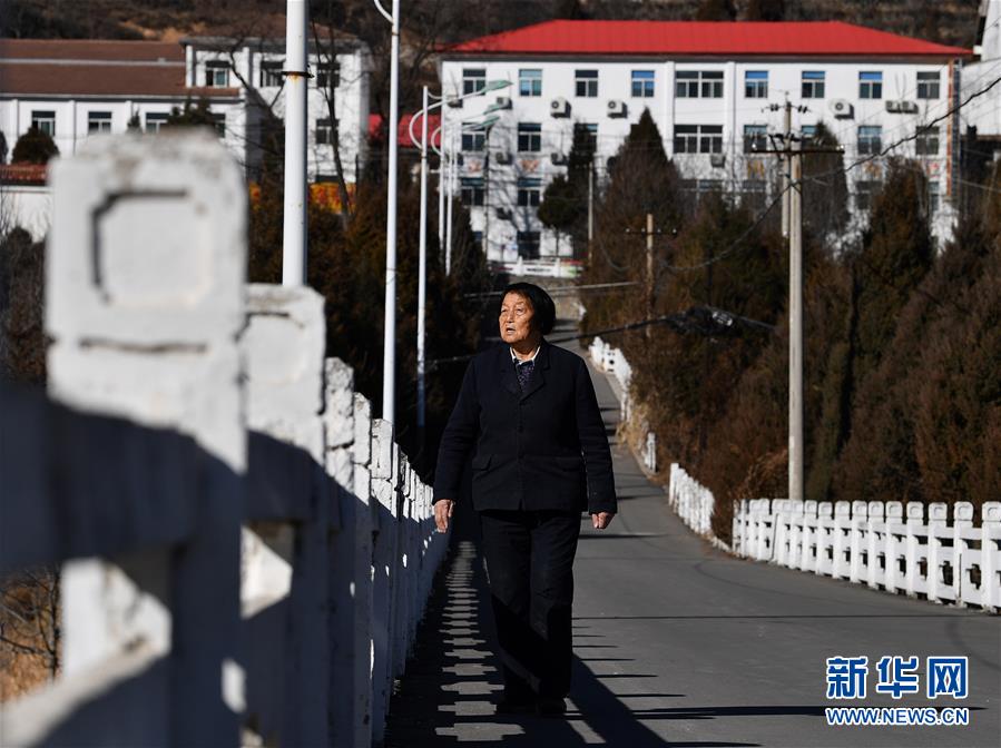 （新華全媒頭條&middot;迎接兩會特別報道&middot;圖文互動）（1）奮進，向著第一個百年奮斗目標&mdash;&mdash;寫在2019年全國兩會召開之際