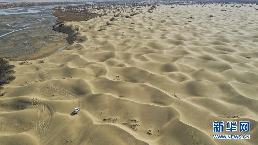 （新華全媒頭條&middot;圖文互動(dòng)）（1）一步千年，&ldquo;最后的沙漠部落&rdquo;遷入新家園