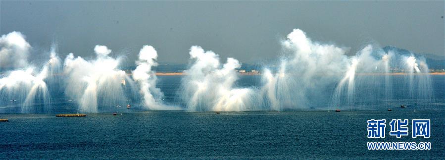 （新華全媒頭條&middot;人民海軍70年&middot;圖文互動(dòng)）（10）向海圖強(qiáng)春潮涌&mdash;&mdash;黨中央、中央軍委和習(xí)主席關(guān)心人民海軍建設(shè)發(fā)展紀(jì)實(shí)