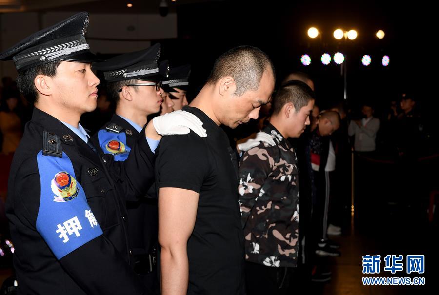 （新華全媒頭條&middot;圖文互動）（2）擔(dān)負起護航新時代中國特色社會主義的崇高使命&mdash;&mdash;黨的十八大以來公安工作述評