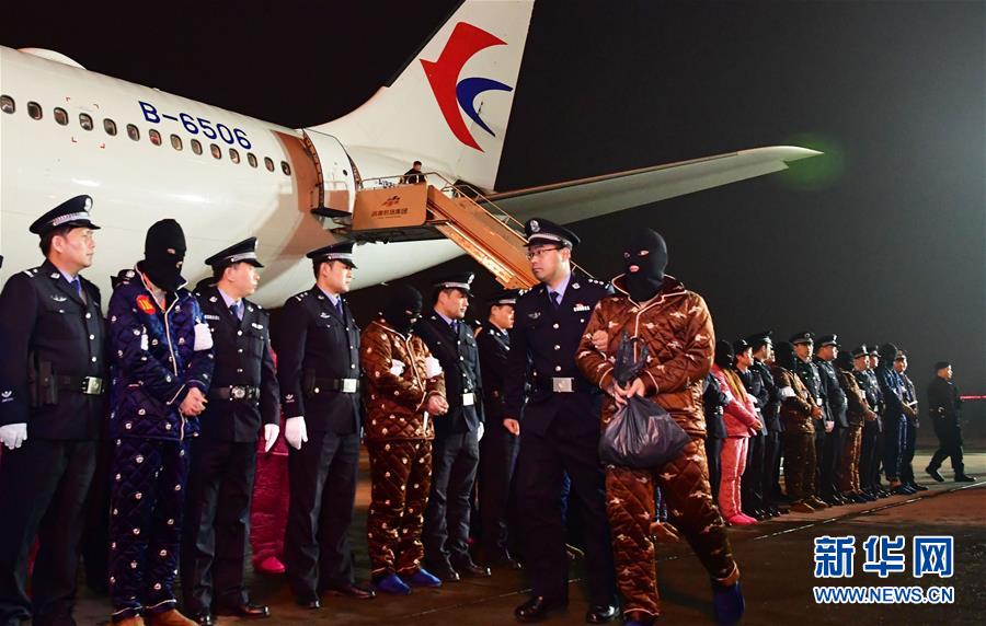 （新華全媒頭條&middot;圖文互動）（6）擔(dān)負起護航新時代中國特色社會主義的崇高使命&mdash;&mdash;黨的十八大以來公安工作述評