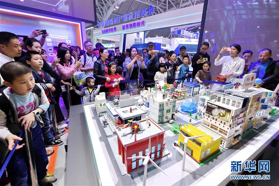 （新華全媒頭條&middot;圖文互動）（3）從&ldquo;數(shù)字中國&rdquo;看中國發(fā)展新信號、新亮點(diǎn)、新趨勢