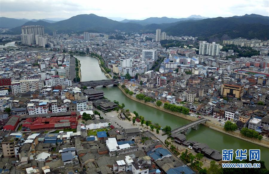 （新華全媒頭條&middot;不忘初心、牢記使命&mdash;&mdash;記者再走長征路&middot;圖文互動）（3）風展紅旗如畫&mdash;&mdash;來自長征出發(fā)地長汀、寧化的紅色信仰報告 