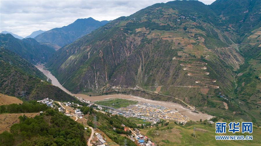 （直過民族脫貧攻堅&middot;圖文互動）（3）下山！傈僳群眾開啟新生活