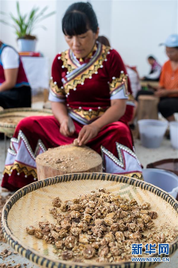 （直過民族脫貧攻堅&middot;圖文互動）（5）下山！傈僳群眾開啟新生活