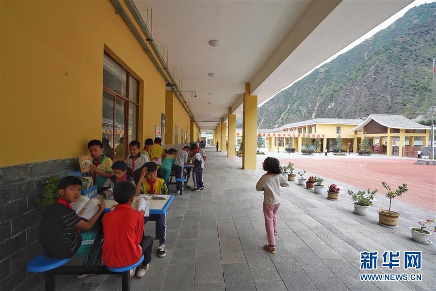 （直過民族脫貧攻堅&middot;圖文互動）（8）下山！傈僳群眾開啟新生活