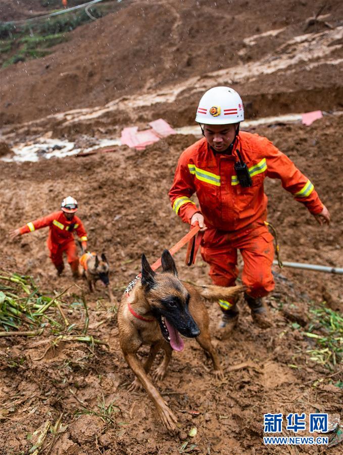 （新華全媒頭條&middot;圖文互動）（4）有一絲希望，就盡百倍努力&mdash;&mdash;貴州水城&ldquo;7&middot;23&rdquo;特大山體滑坡72小時救援紀(jì)實(shí)