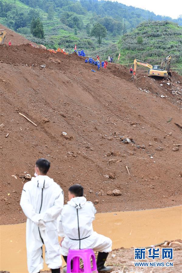 （新華全媒頭條&middot;圖文互動）（9）有一絲希望，就盡百倍努力&mdash;&mdash;貴州水城&ldquo;7&middot;23&rdquo;特大山體滑坡72小時救援紀(jì)實(shí)