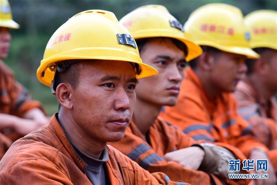 （新華全媒頭條&middot;圖文互動）（8）有一絲希望，就盡百倍努力&mdash;&mdash;貴州水城&ldquo;7&middot;23&rdquo;特大山體滑坡72小時救援紀(jì)實(shí)