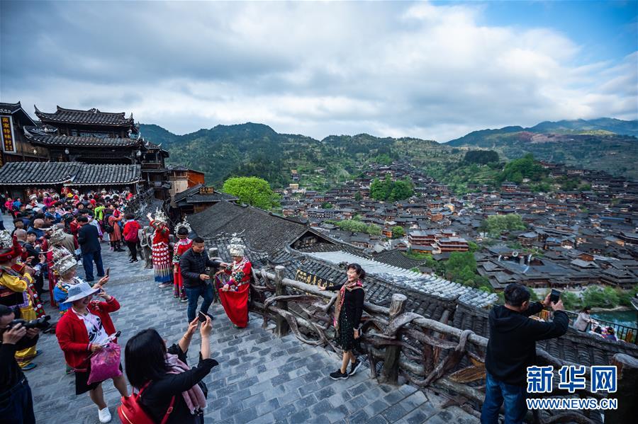 （壯麗70年&middot;奮斗新時(shí)代&mdash;&mdash;共和國發(fā)展成就巡禮&middot;圖文互動）（9）多彩貴州闖新路