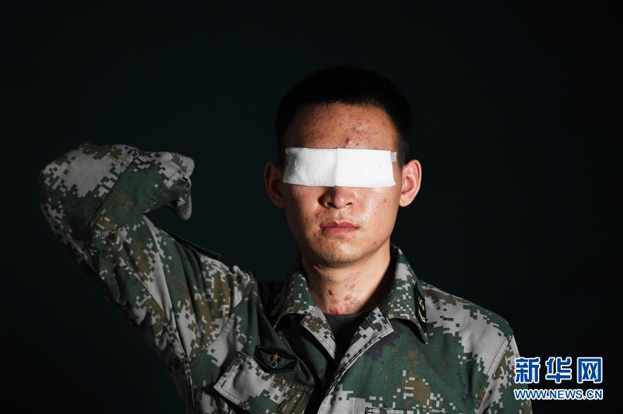 （圖文互動(dòng)）（1）新時(shí)代最可愛(ài)的人&mdash;&mdash;&ldquo;時(shí)代楷模&rdquo;&ldquo;排雷英雄戰(zhàn)士&rdquo;杜富國(guó)采訪手記