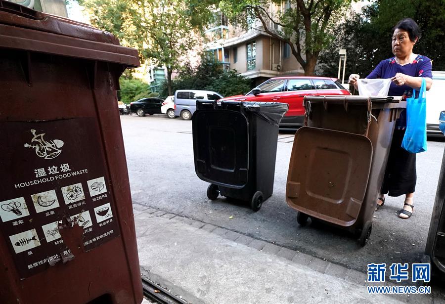 （新華視點&middot;圖文互動）（1）上海垃圾分類&ldquo;滿月&rdquo;：&ldquo;拎得清&rdquo;了，&ldquo;守得住&rdquo;么？