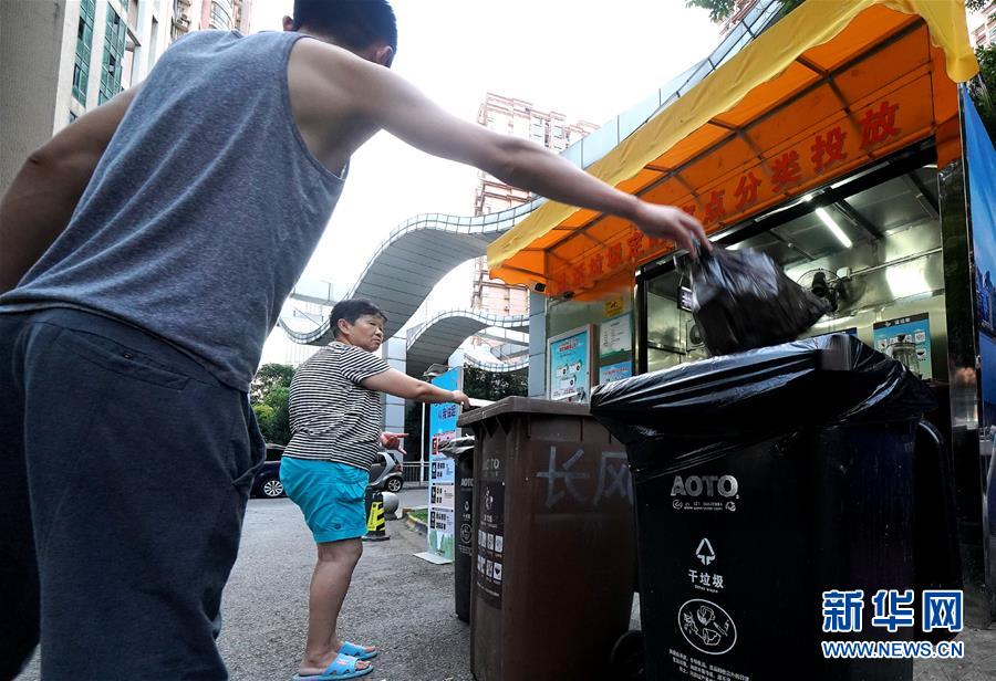 （新華視點&middot;圖文互動）（3）上海垃圾分類&ldquo;滿月&rdquo;：&ldquo;拎得清&rdquo;了，&ldquo;守得住&rdquo;么？