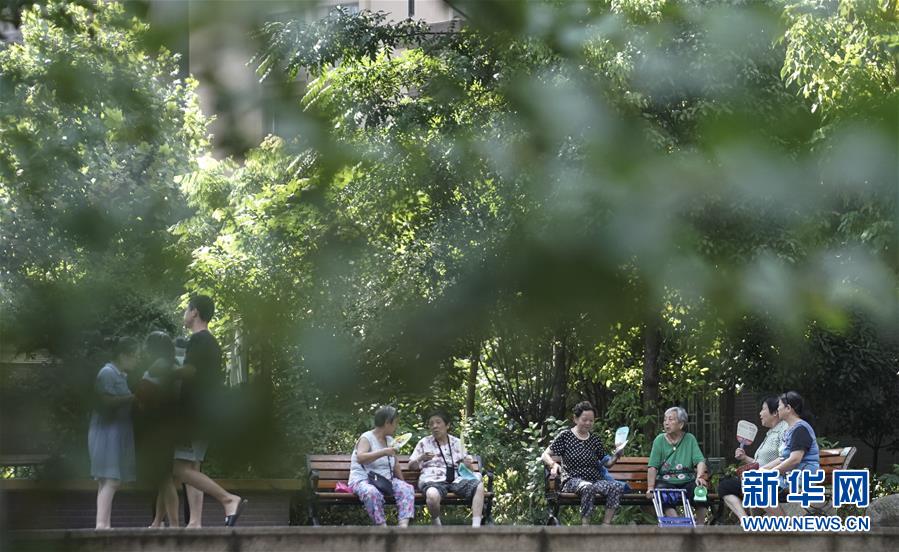 （習(xí)近平的民生關(guān)切事&middot;圖文互動(dòng)）（6）為了夢(mèng)圓安居，創(chuàng)造幸福生活&mdash;&mdash;習(xí)近平總書記牽掛的民生事之&ldquo;住有所居&rdquo;篇