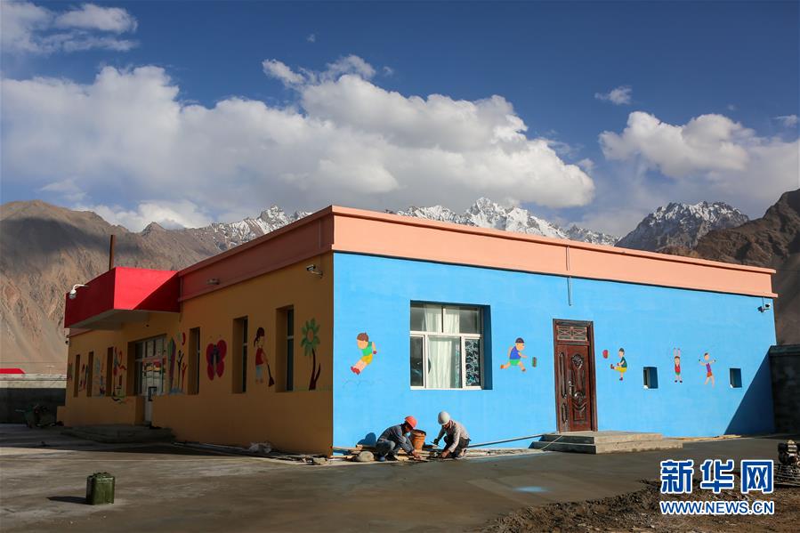 （決戰(zhàn)決勝脫貧攻堅&middot;圖文互動）（6）&ldquo;云端上的縣城&rdquo;脫貧記