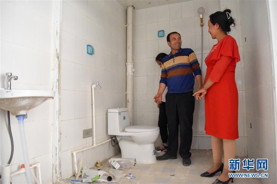 (決戰(zhàn)決勝脫貧攻堅·圖文互動)(3)拋在舊鄉(xiāng)的“火墻”——新疆易地扶貧搬遷安置點見聞