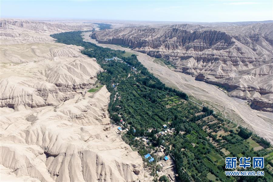 (決戰(zhàn)決勝脫貧攻堅·圖文互動)(4)拋在舊鄉(xiāng)的“火墻”——新疆易地扶貧搬遷安置點見聞