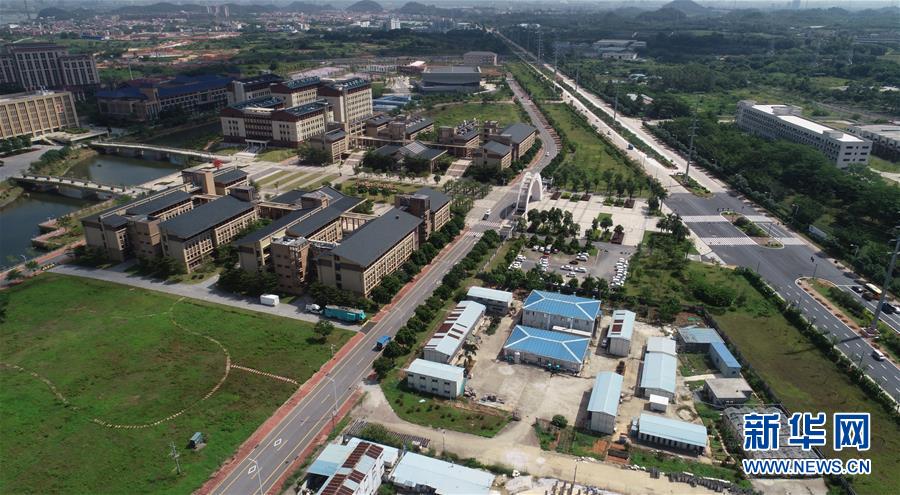 （在習(xí)近平新時(shí)代中國(guó)特色社會(huì)主義思想指引下&mdash;&mdash;新時(shí)代新作為新篇章&middot;圖文互動(dòng)）（3）&ldquo;我們給火箭做減重&rdquo;&mdash;&mdash;高?？萍紕?chuàng)新進(jìn)行時(shí)