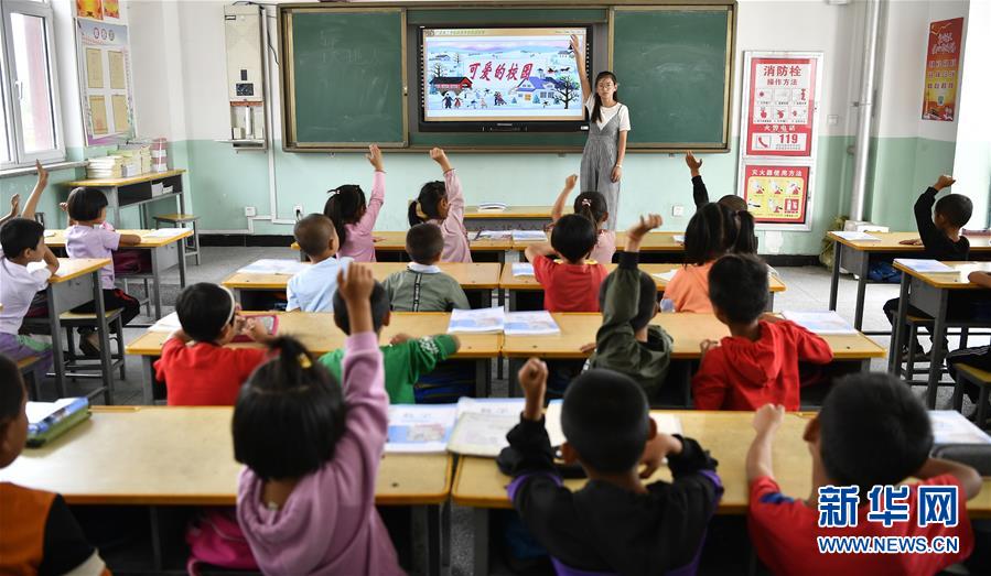 (集中連片特困地區(qū)貧困村調(diào)研行·圖文互動(dòng))(3)“金沙灘”上希望無(wú)限——寧夏永寧縣原隆村脫貧調(diào)查