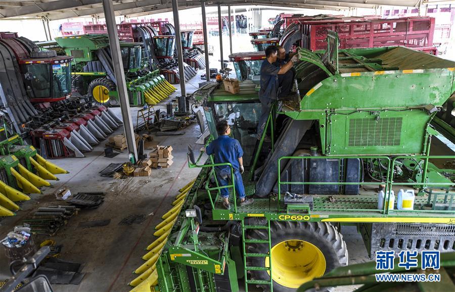 （新華全媒頭條&middot;圖文互動）（2）同心筑夢映天山&mdash;&mdash;新疆70年改革發(fā)展穩(wěn)定述評