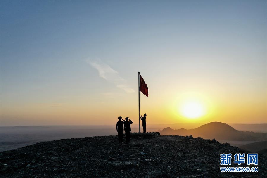 (愛(ài)國(guó)情 奮斗者·圖文互動(dòng))(14)印刻在戈壁上的名字