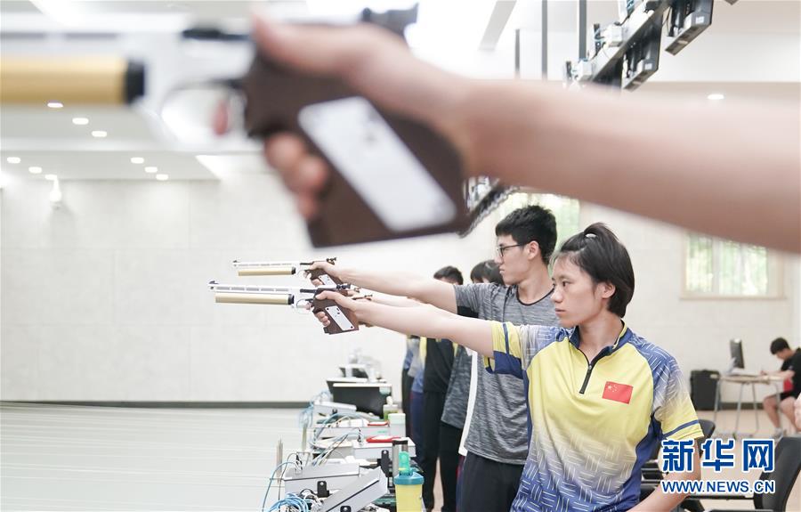 （軍運(yùn)會(huì)&middot;圖文互動(dòng)）（1）斗志昂揚(yáng)創(chuàng)佳績(jī) 壯懷激烈展雄風(fēng)&mdash;&mdash;八一空軍五項(xiàng)隊(duì)成長(zhǎng)記（配本社同題文字稿）