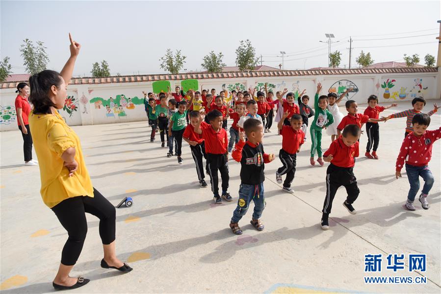 （決戰(zhàn)決勝扶貧攻堅&middot;圖文互動）（2）凝心聚力奔小康&mdash;&mdash;新疆南疆四地州脫貧攻堅成就綜述