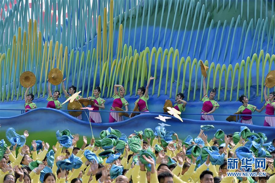 （新華全媒頭條&middot;圖文互動）（12）凝聚愛國主義的磅礴力量！&mdash;&mdash;新中國成立70周年盛典啟示錄