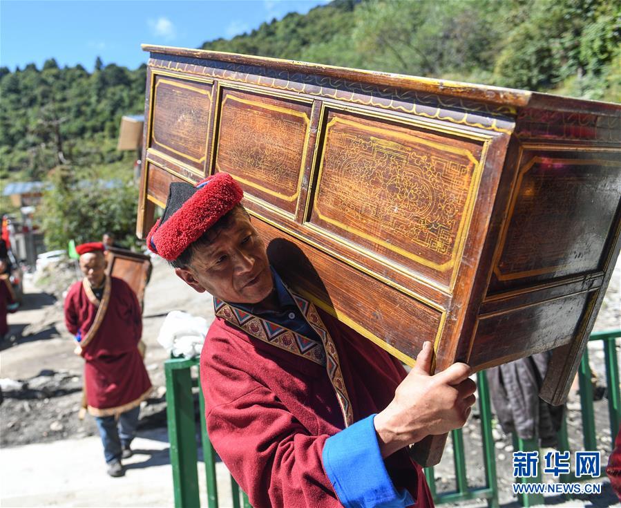 (新華全媒頭條·決戰(zhàn)決勝脫貧攻堅(jiān)·圖文互動(dòng))(10)歷史的決戰(zhàn) 偉大的創(chuàng)舉——“世界屋脊”上的反貧困奇跡