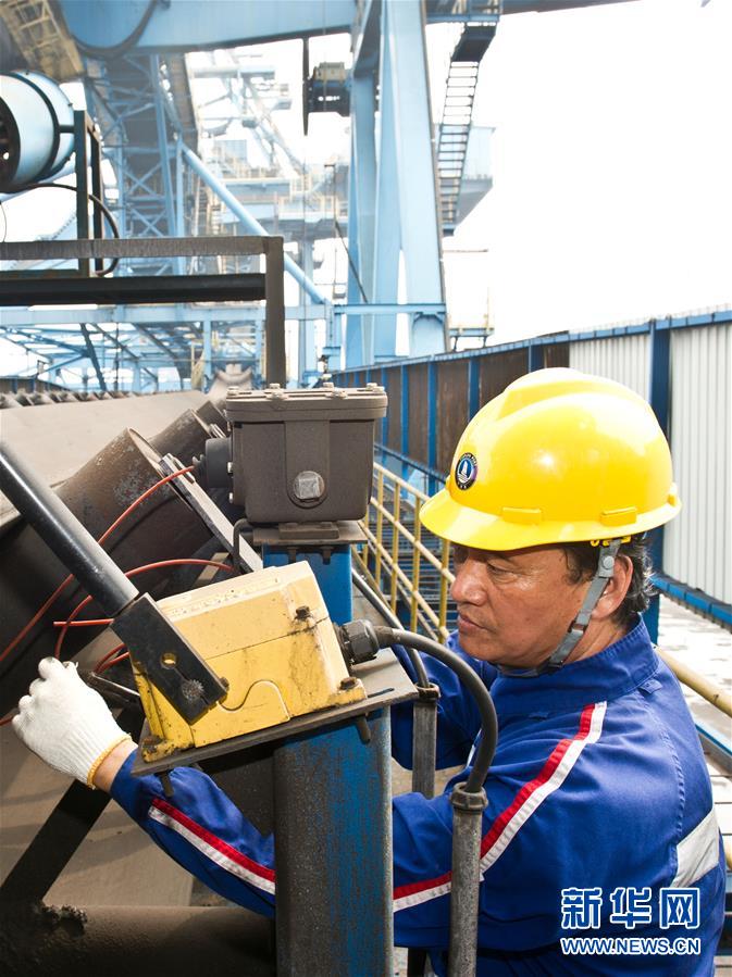 （愛國情 奮斗者&middot;圖文互動）（1）錨定無悔奮進的航向&mdash;&mdash;記港口創(chuàng)新路上的&ldquo;藍領(lǐng)專家&rdquo;孔祥瑞