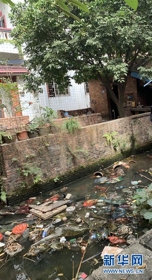 （圖文互動）（2）河長職責寫得明明白白，條條舉措無一落實&mdash;&mdash;國務院檢查組暗訪核查佛山一農(nóng)村河涌黑臭十余年無人管理