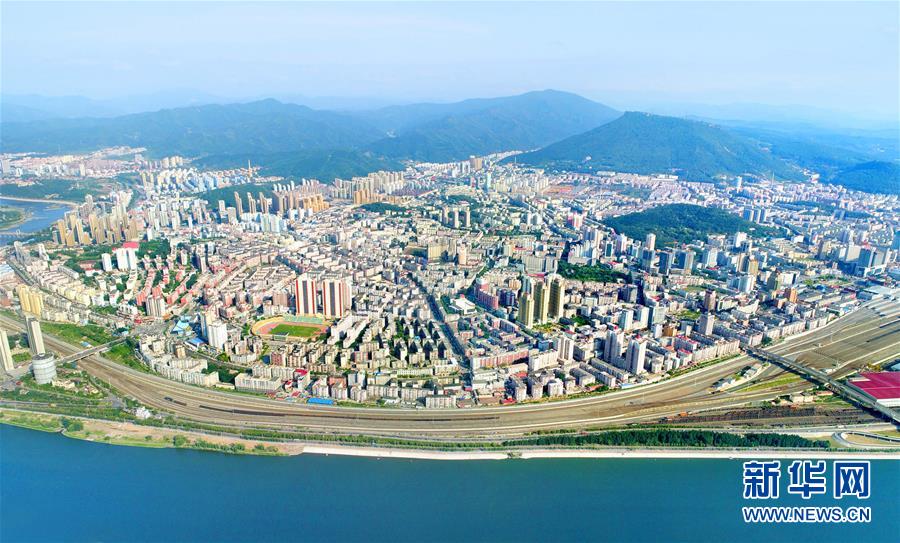 (新華全媒頭條·四中全會精神在基層·圖文互動)(1)沖破衰退循環(huán) 引領生態(tài)崛起——東北老工業(yè)基地城市本溪綠色轉型煥發(fā)朝氣