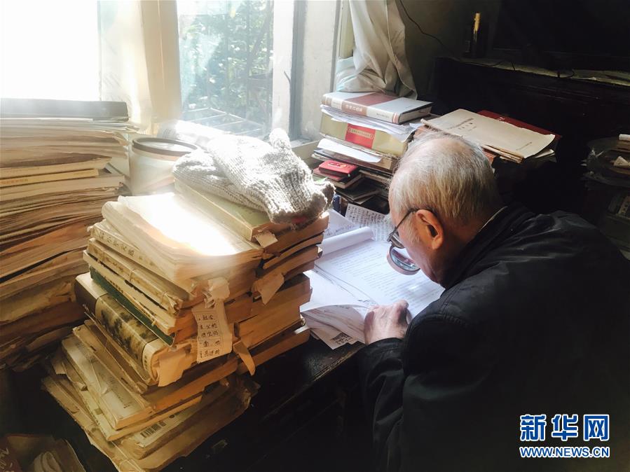 （新華全媒頭條&middot;圖文互動(dòng)）（10）滄海橫流 信仰彌堅(jiān)&mdash;&mdash;記共產(chǎn)黨員、湘潭大學(xué)九旬教授滄南