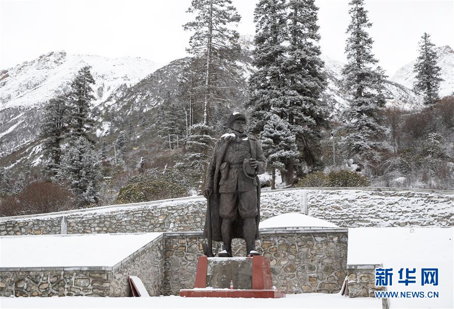 （新華全媒頭條&middot;圖文互動(dòng)）（3）格?；ㄩ_(kāi)滿天路&mdash;&mdash;寫在川藏公路通車65周年之際