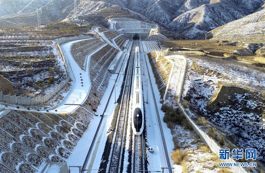 （新華全媒頭條&middot;圖文互動(dòng)）（12）百年跨越，逐夢(mèng)京張&mdash;&mdash;寫(xiě)在京張高鐵開(kāi)通暨中國(guó)高鐵突破3.5萬(wàn)公里之際