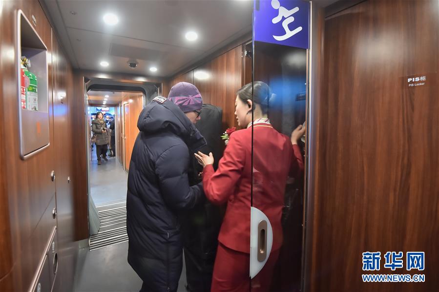 （新華全媒頭條&middot;圖文互動(dòng)）（7）百年跨越，逐夢(mèng)京張&mdash;&mdash;寫(xiě)在京張高鐵開(kāi)通暨中國(guó)高鐵突破3.5萬(wàn)公里之際