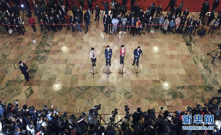 （兩會(huì)&middot;面對(duì)面）（15）全國政協(xié)委員接受采訪