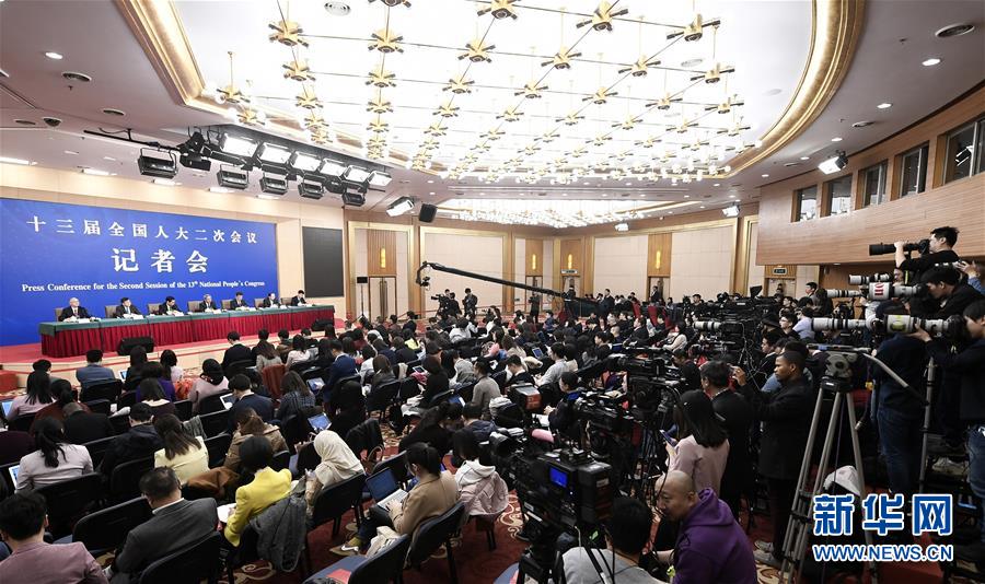 （兩會(huì)&middot;XHDW）（8）全國(guó)人大相關(guān)負(fù)責(zé)人就&ldquo;人大立法工作&rdquo;答記者問