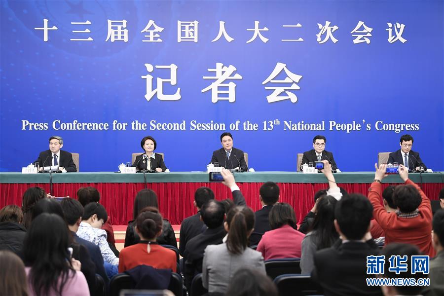 （兩會(huì)&middot;XHDW）（2）最高人民法院審判委員會(huì)副部級(jí)專(zhuān)職委員劉貴祥等就&ldquo;攻堅(jiān)&lsquo;基本解決執(zhí)行難&rsquo;&rdquo;答記者問(wèn)