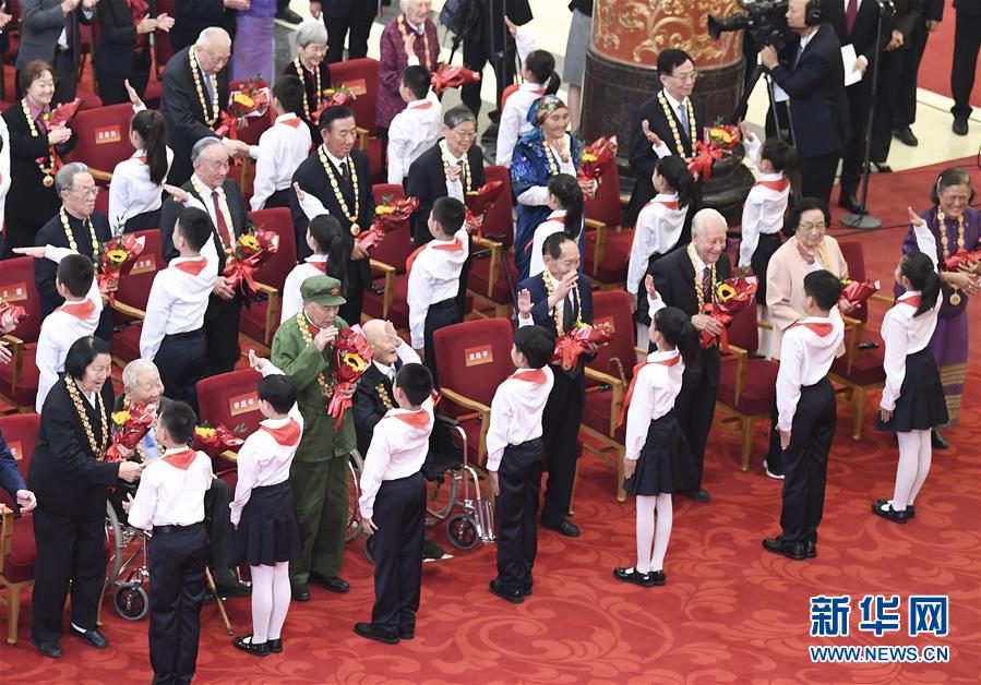 （新華全媒頭條&middot;圖文互動(dòng)）（19）創(chuàng)新，在復(fù)興的征程上&mdash;&mdash;以習(xí)近平同志為核心的黨中央關(guān)心科技創(chuàng)新工作紀(jì)實(shí)