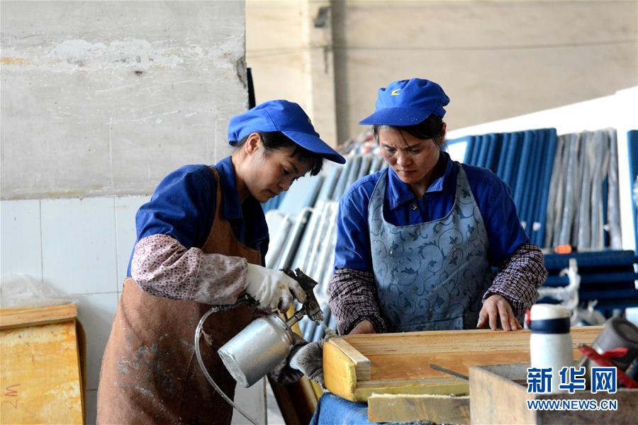 (新春走基層·圖文互動)(1)聾啞姐妹的無聲春運(yùn)