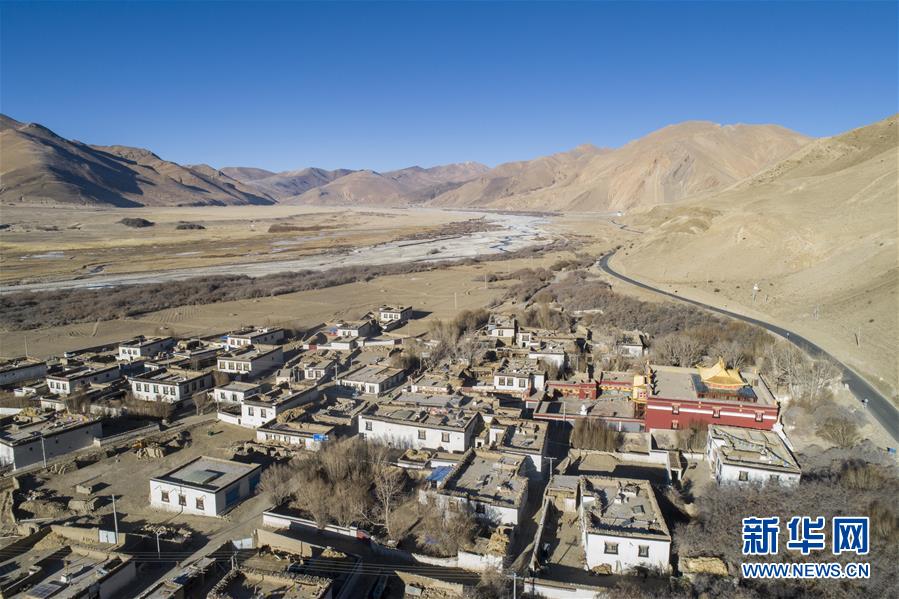 （新春走基層&middot;圖文互動）（1）守土與鄉(xiāng)愁&mdash;&mdash;走進(jìn)珠峰腳下的村莊