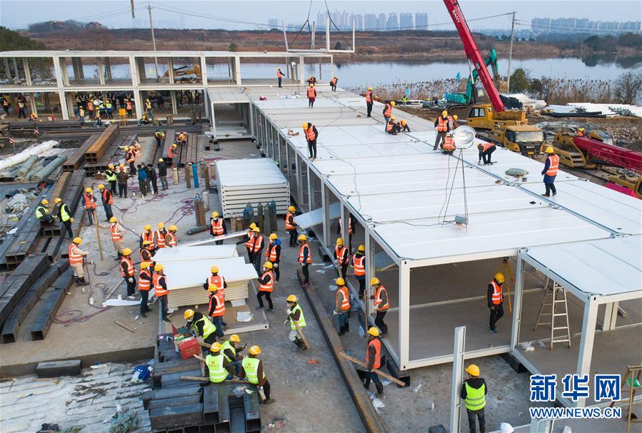 （新華全媒頭條&middot;圖文互動）（6）黨旗，高高飄揚(yáng)在防控疫情斗爭第一線&mdash;&mdash;各級黨組織和廣大黨員干部投身疫情防控阻擊戰(zhàn)紀(jì)實(shí)