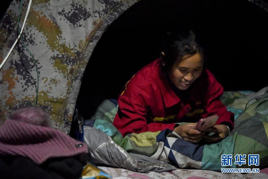 （新春走基層&middot;圖文互動(dòng)）（6）寒冬里，&ldquo;沙漠玫瑰&rdquo;猶自綻放