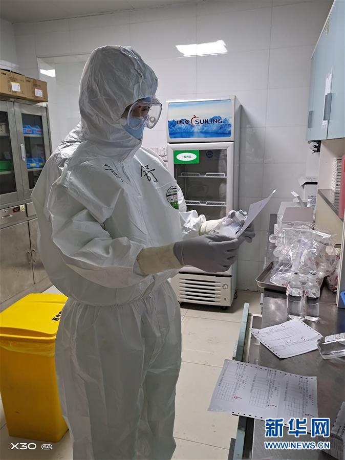 （新華全媒頭條&middot;圖文互動(dòng)）（7）戰(zhàn)紅區(qū)！&mdash;&mdash;發(fā)生在武漢抗疫隔離病房?jī)?nèi)的故事