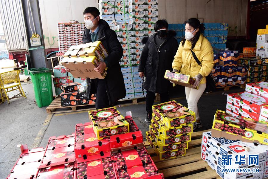 （聚焦疫情防控&middot;圖文互動）（1）吃的東西充足，做點花樣菜吧！&mdash;&mdash;中部地區(qū)最大農(nóng)產(chǎn)品批發(fā)市場見聞 