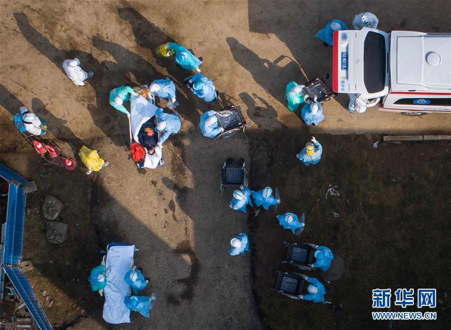 （新華全媒頭條&middot;圖文互動(dòng)） （5）做好疫情防護(hù) 統(tǒng)籌抓好改革發(fā)展穩(wěn)定各項(xiàng)工作&mdash;&mdash;堅(jiān)決打贏疫情防控阻擊戰(zhàn)系列述評之四